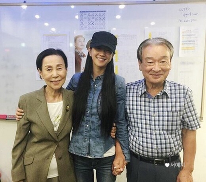 《哲仁王后》申惠善高挑臉卻超小!6位小臉擔當,潤娥臉比手掌還小&徐睿知臉只有他一半