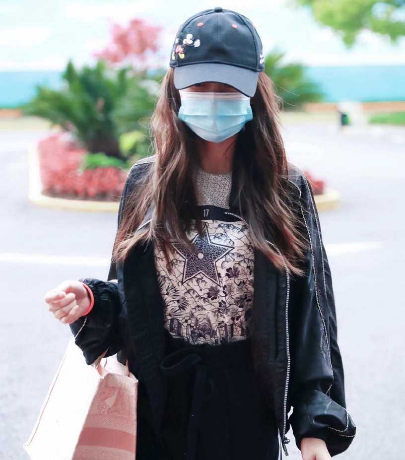 《哲仁王后》申惠善高挑臉卻超小!6位小臉擔當,潤娥臉比手掌還小&徐睿知臉只有他一半
