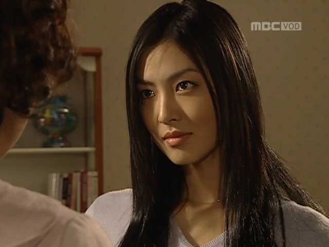 《上流戰爭2》金素妍7件事!選美亞軍、《順風婦產科》宋慧喬姊姊,演高甜霸總劇也好看
