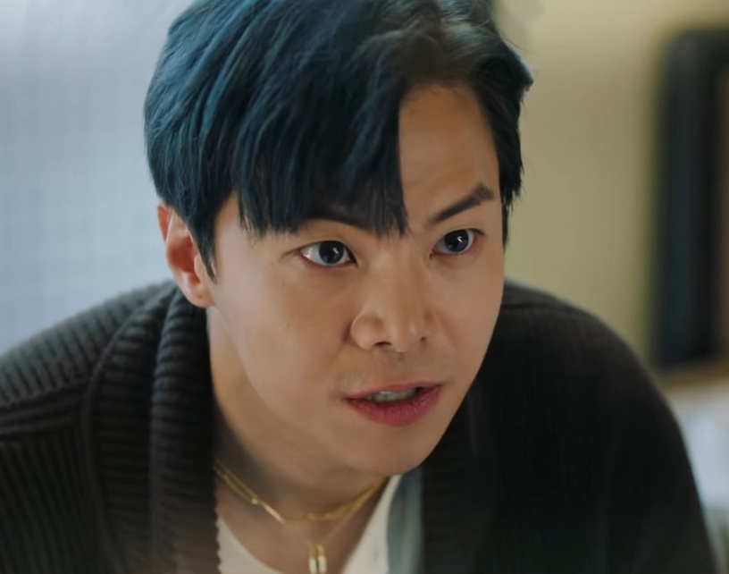 《上流戰爭2》金素妍SIM卡白吞了?網吐嘈超扯劇情,赫拉皇宮誰都能闖、羅根爸寶還帶賽