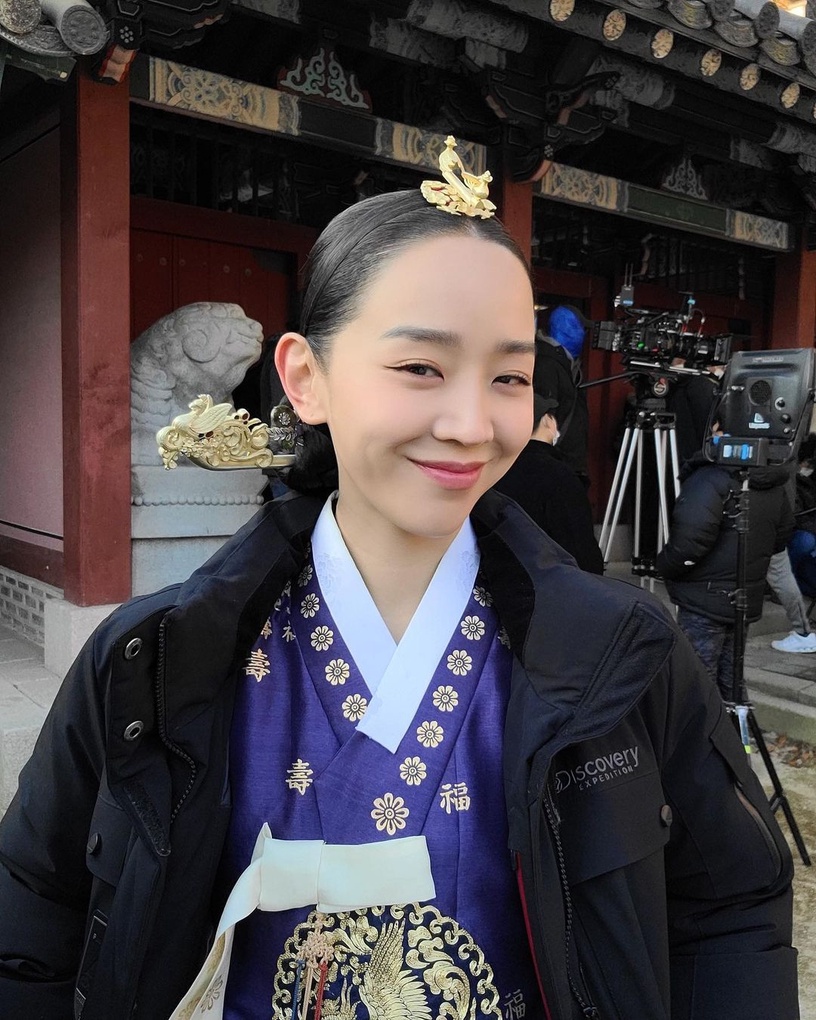 《哲仁王后》申惠善&金正賢去看熟手話劇!主演戲外好感情,羅人友超愛撒嬌:想抱抱昭容