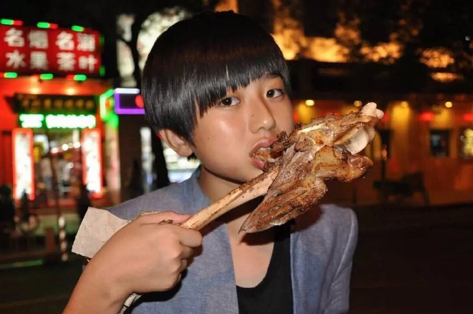 學生時代是校草的陸劇男星7:蔡徐坤 湖南懷化帥哥