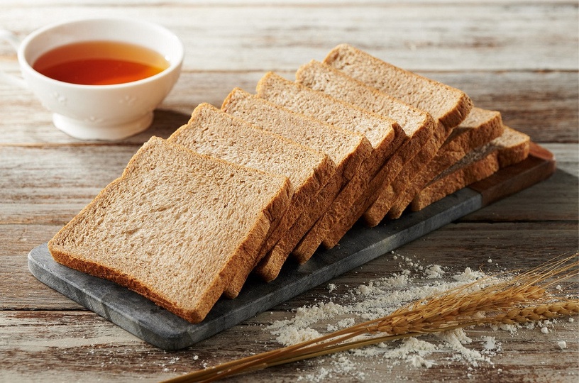 岩島成「巨蛋麵包」全聯就能吃到!READ BREAD X岩島成聯名,5款熟麩麵包超欠吃