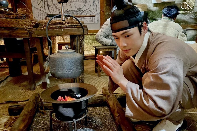 《哲仁王后》申惠善「奉煥」又上身!6主演近況,申惠善代言接不停,崔尚宮暴接3部新劇