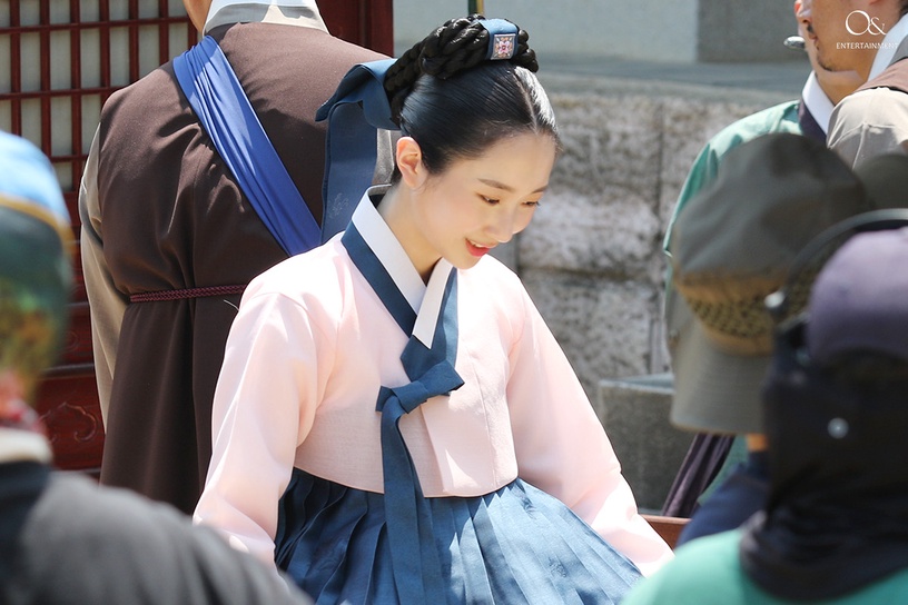 《哲仁王后》申惠善「奉煥」又上身!6主演近況,申惠善代言接不停,崔尚宮暴接3部新劇