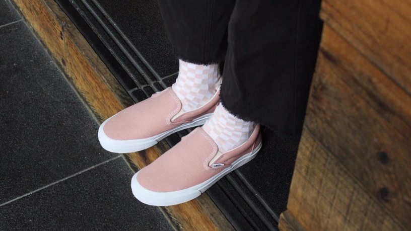2021春夏必備「櫻花粉色球鞋」!CONVERSE厚底、NIKE花卉鞋款超夢幻,為穿搭加一點浪漫