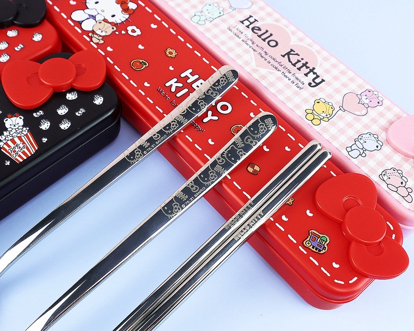 7-11「Hello Kitty 不鏽鋼餐具三件組」這天開賣!四款造型與大蝴蝶結設計超可愛