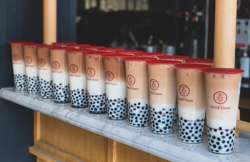 主打「小農鮮乳」手搖飲料店TOP10!約翰紅茶公司、春陽茶事,大家喝過哪幾間?