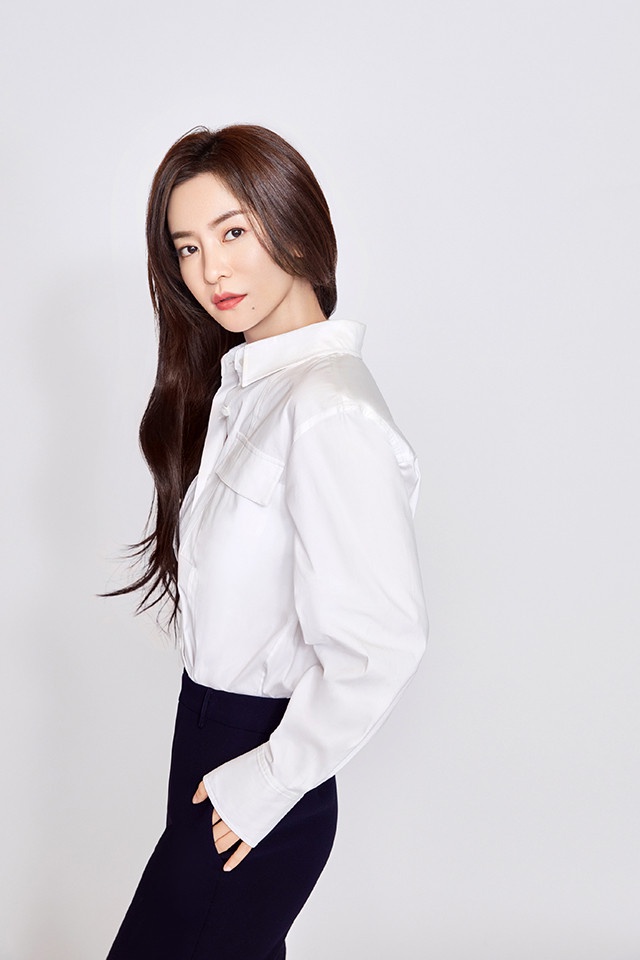 古裝劇《錦心似玉》配角古裝vs時裝4:李晟 飾演 秦姨娘