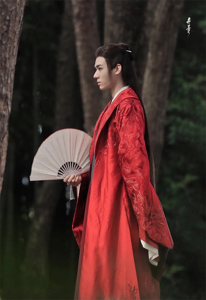 古裝劇《山河令》溫客行造型1:紅衣鬼谷谷主造型