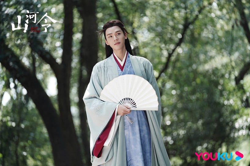 古裝劇《山河令》溫客行造型5:淡雅藍配綠造型