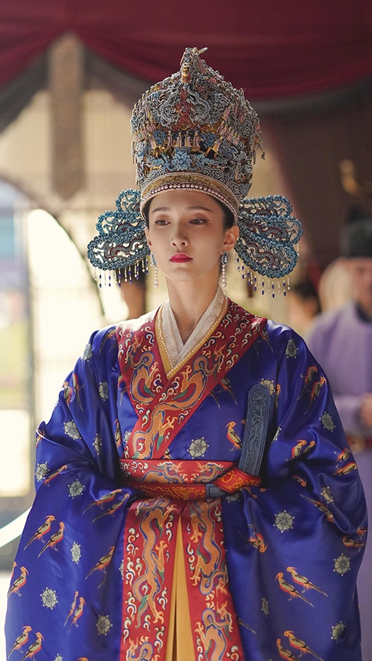 古裝劇女星「同款朝服造型」4:江疏影《清平樂》飾演 曹丹姝