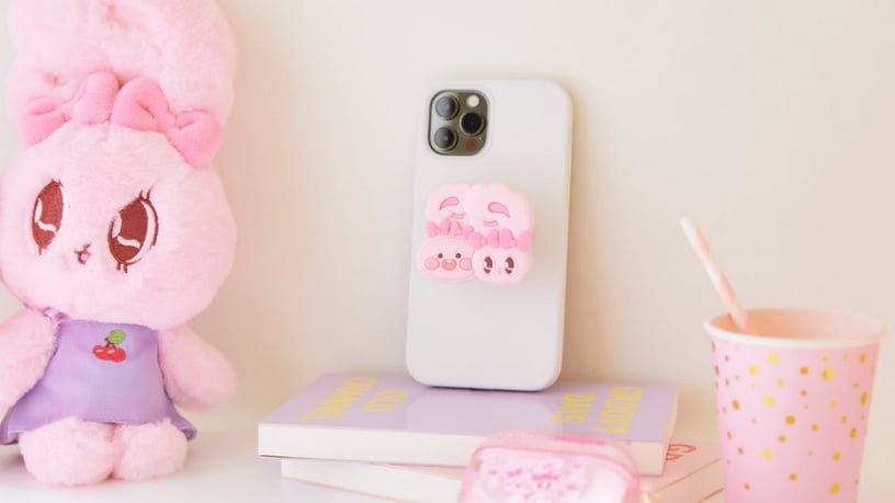 「Apeach x Esther Bunny系列」夢幻登場!超粉嫩色系、毛茸茸外型,打造療癒少女夢