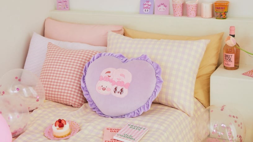 「Apeach x Esther Bunny系列」夢幻登場!超粉嫩色系、毛茸茸外型,打造療癒少女夢