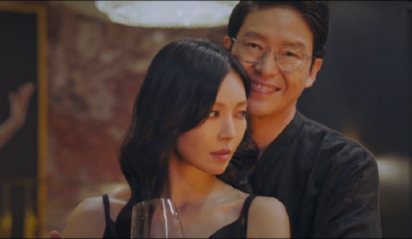 《上流戰爭》金素妍、嚴基俊演技太瘋狂!韓星「人生角色」盤點,金正賢、金宣虎都爆紅