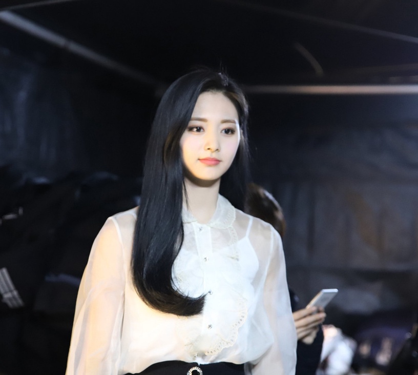 《上流戰爭2》金素妍「濃顏系」長相超絕!韓娛6位濃顏系美女,NANA、周子瑜美得好搶眼