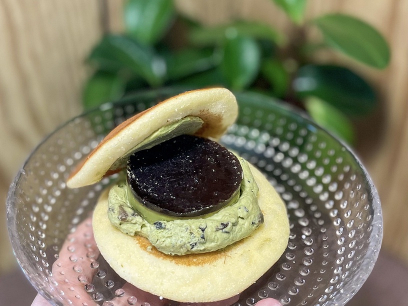 星野「柴蜜抹茶布丁銅鑼燒」現身全家!