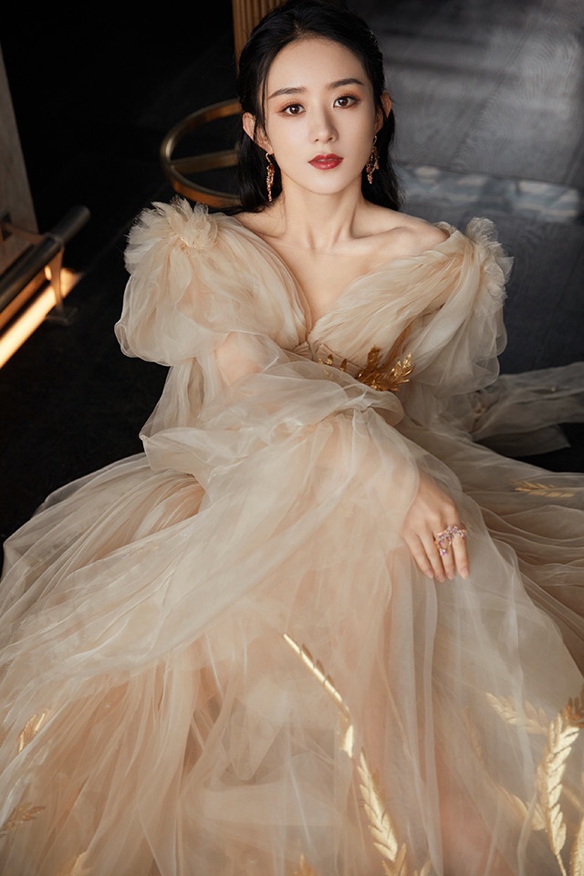 女星紅毯造型生圖vs精修10:趙麗穎