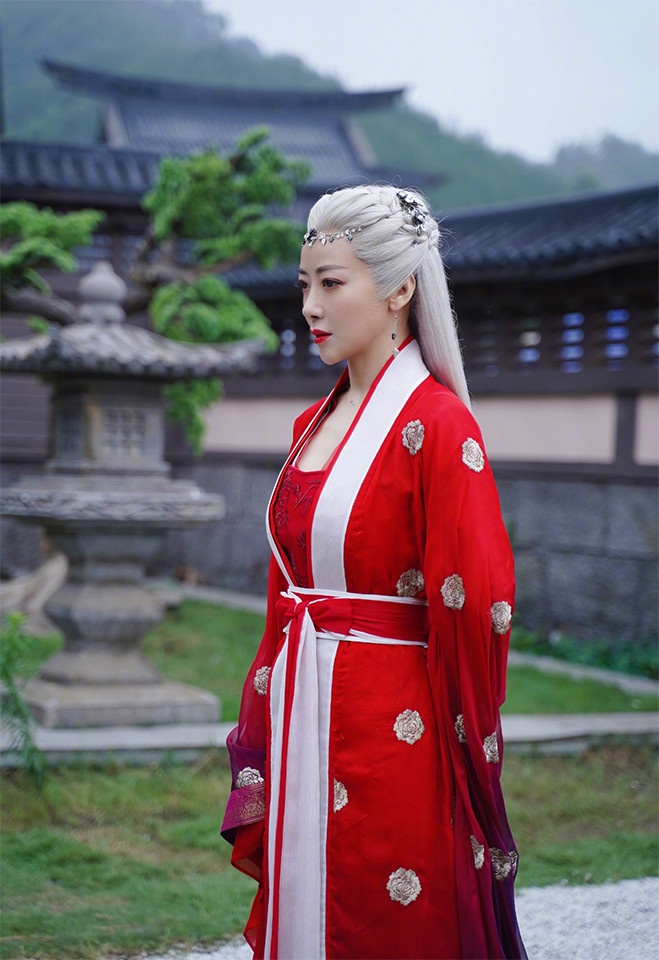 2021古裝劇「紅衣美人」2:陳紫函 飾演《山河令》喜喪鬼