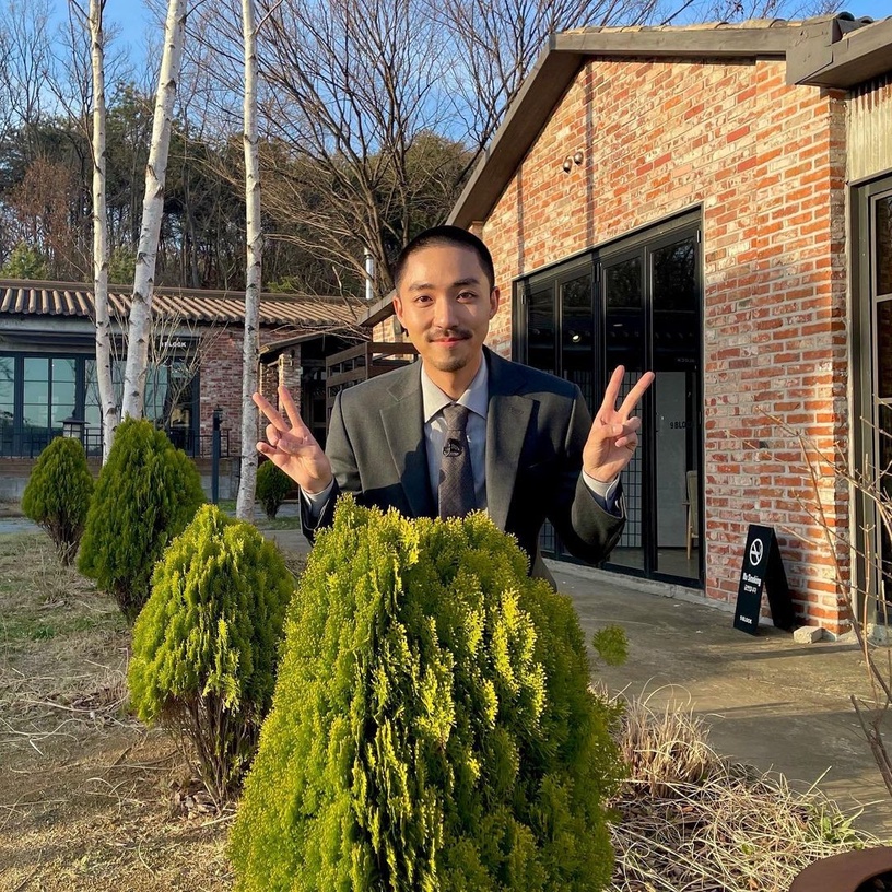 《上流戰爭2》金素妍是音癡?主演反差萌趣事,嚴基俊裸睡嚇壞室友,他竟是IQ140的天才