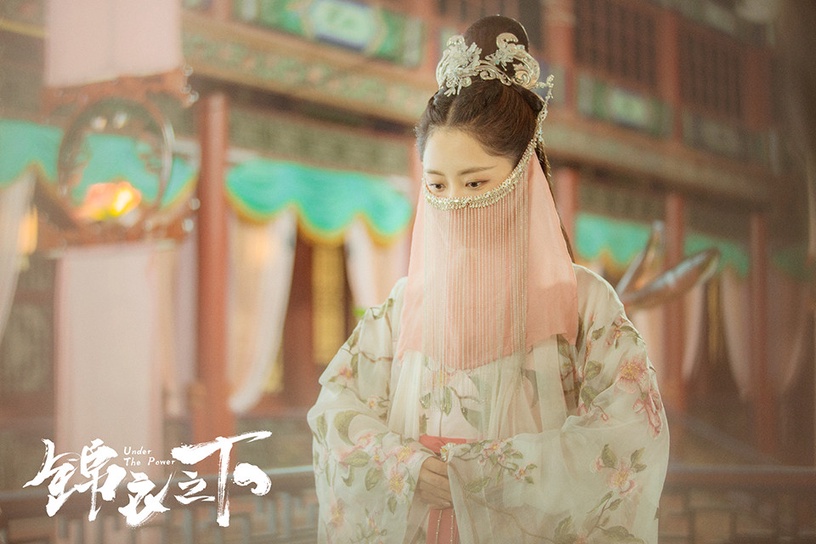 古裝劇一眼萬年的「面紗美人」4:譚松韻 飾演《錦衣之下》袁今夏