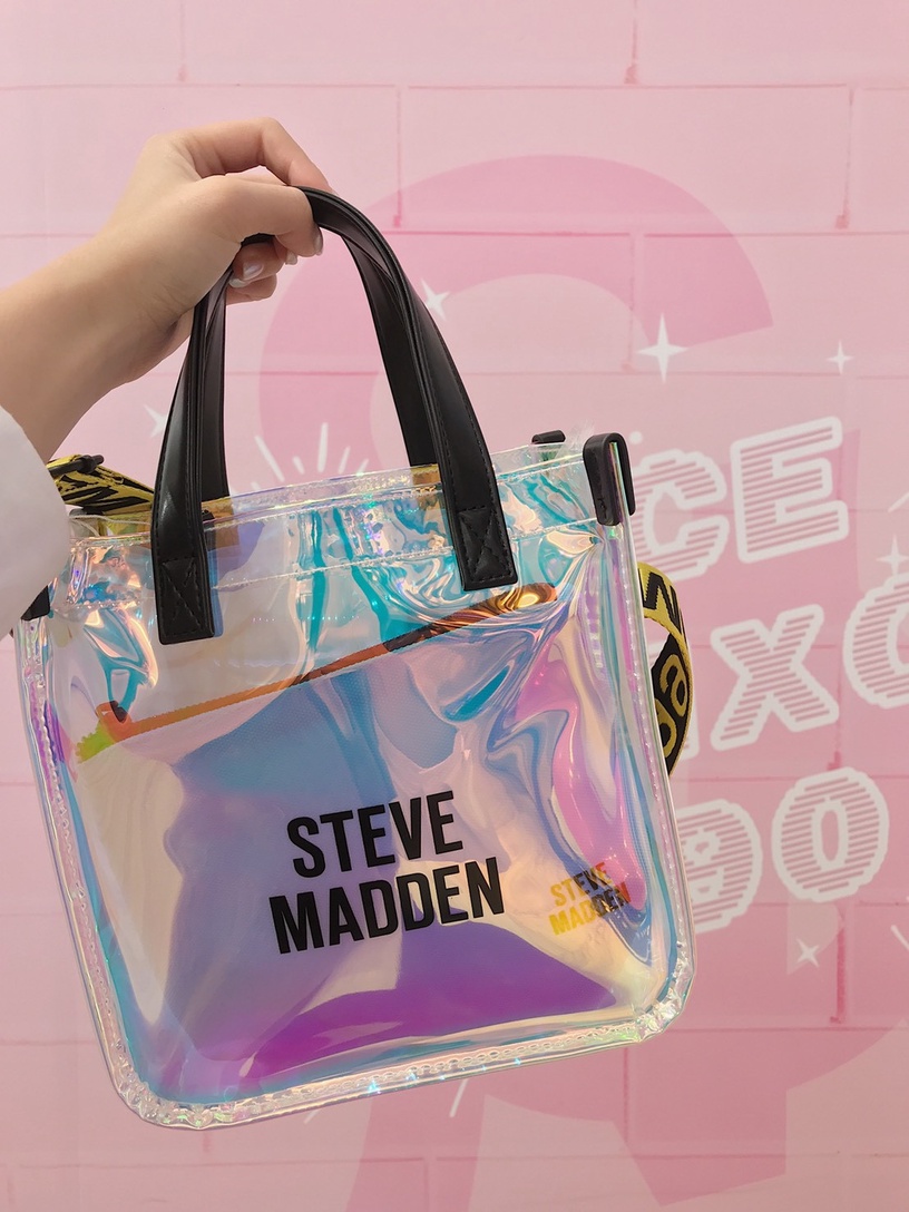 家樂福 X STEVE MADDEN 紅利集點換購開跑