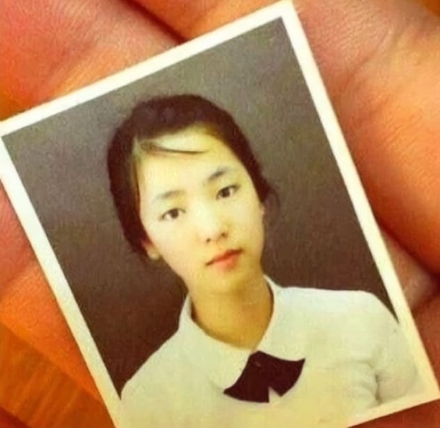 徐睿知整容前舊照被翻出?韓劇女星舊照集合,《上流戰爭》柳真金素妍美翻,《文森佐》女主以前長這樣