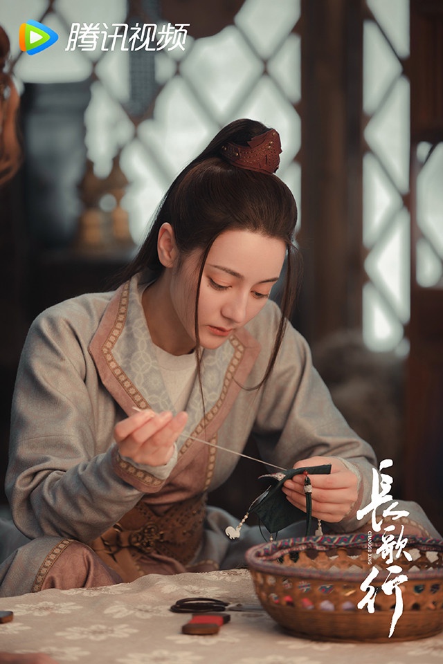 女星「古裝高馬尾」造型1:迪麗熱巴 飾演《長歌行》李長歌