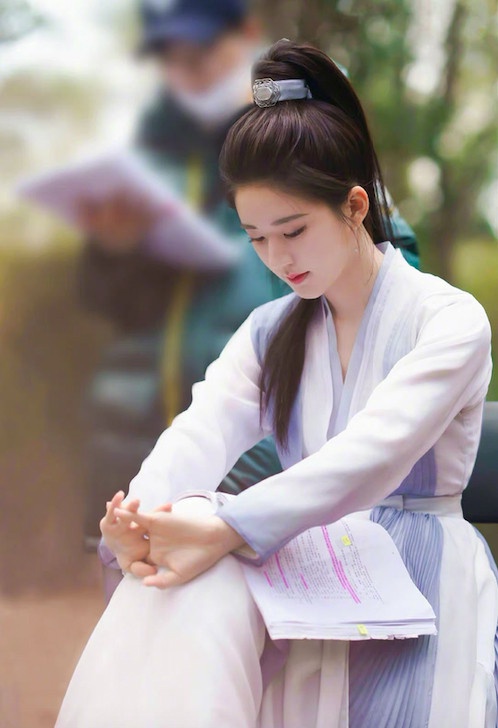 女星「古裝高馬尾」造型2:趙露思 飾演《且試天下》白風夕/惜雲公主