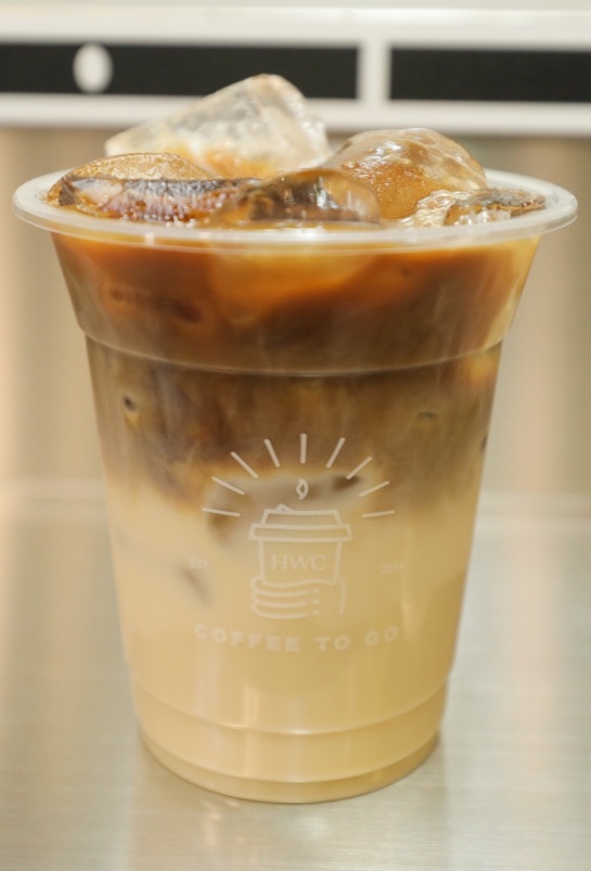 7-11、全家喝得到燕麥奶拿鐵!燕麥奶進軍超商,加黑沃咖啡聯名OATLY推4款獨家燕麥咖啡