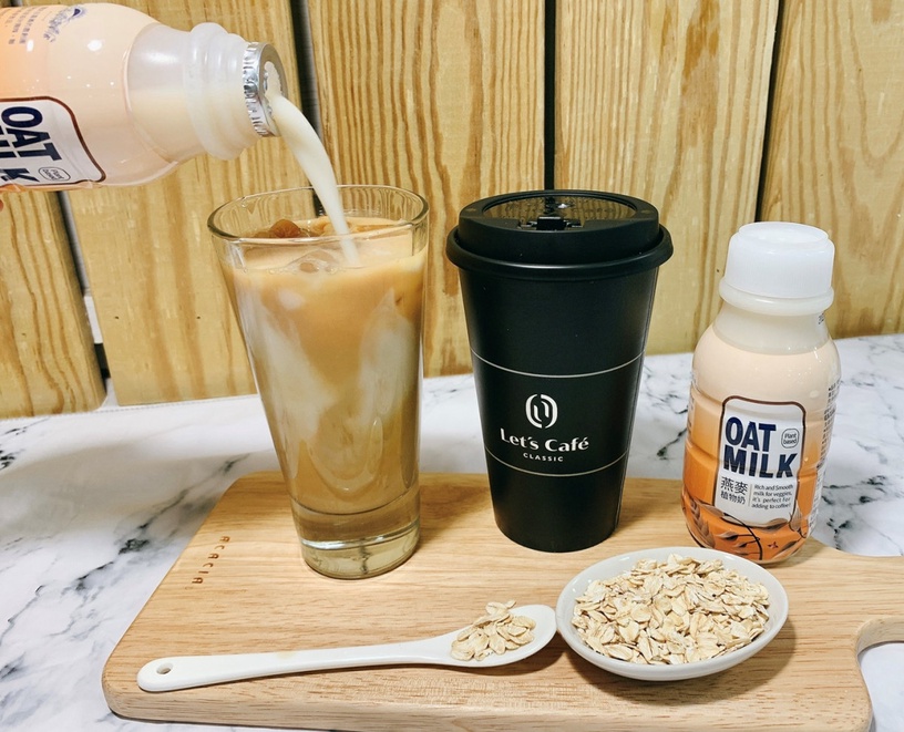 7-11、全家喝得到燕麥奶拿鐵!燕麥奶進軍超商,加黑沃咖啡聯名OATLY推4款獨家燕麥咖啡