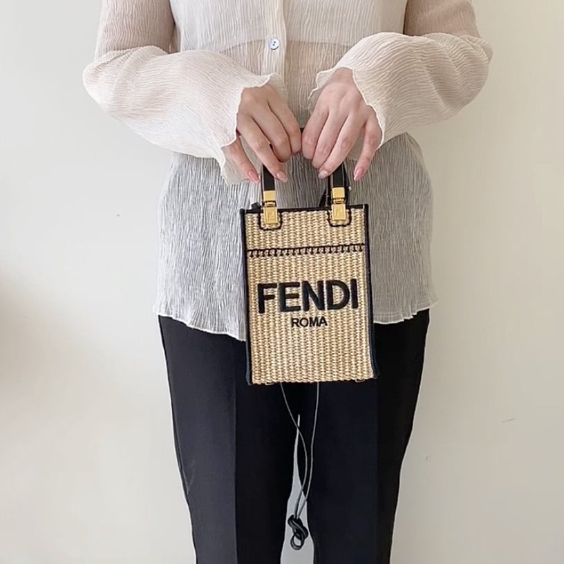 FENDI Mini Sunshine Shopper，NT49,000
