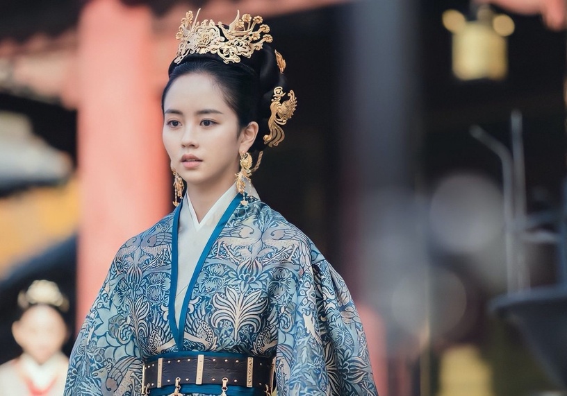 2021韓星古裝/時裝對比!俞利、金裕貞韓服古裝簡直美成仙,金所泫、權娜拉好可惜