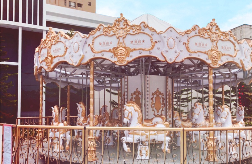 內湖最美市集本周登場!HOLAX綠美丘聯手打造「內湖新樂園」,還有純白旋轉木馬超夢幻