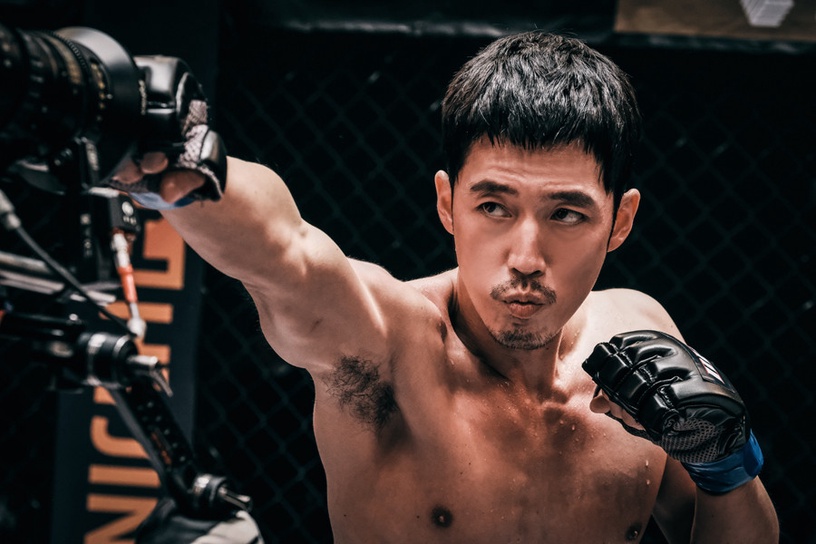 《黑道律師文森佐》宋仲基溜冰舊照爆紅!運動員出身韓星,申成祿宋慧喬半路轉行,他近乎職業級