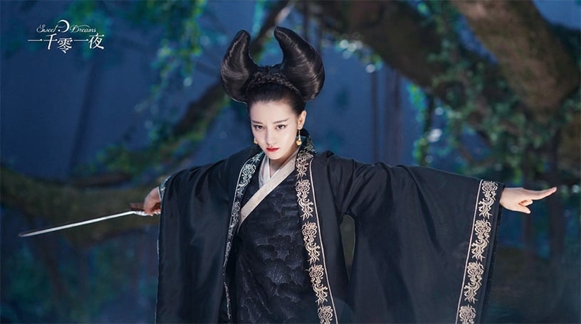 迪麗熱巴「毀顏值」的奇葩古裝造型4:《一千零一夜》牛角髮髻