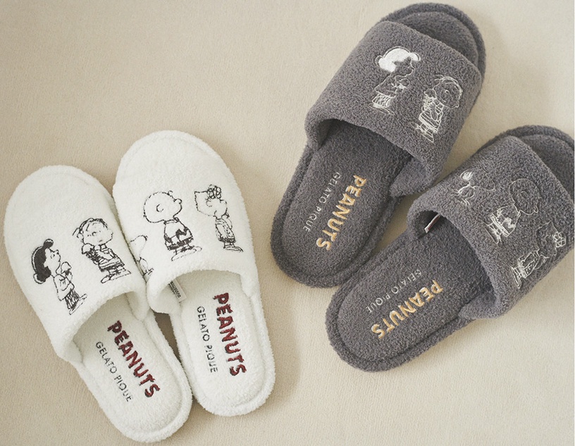 PEANUTS X gelato pique「全白史努比玩偶」NT$1,800