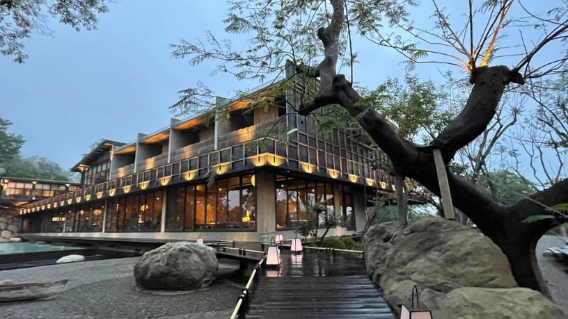 隱身竹林的禪風秘境!台中日式料亭「飛花落院」正式開幕,一探最美日落、無菜單美食