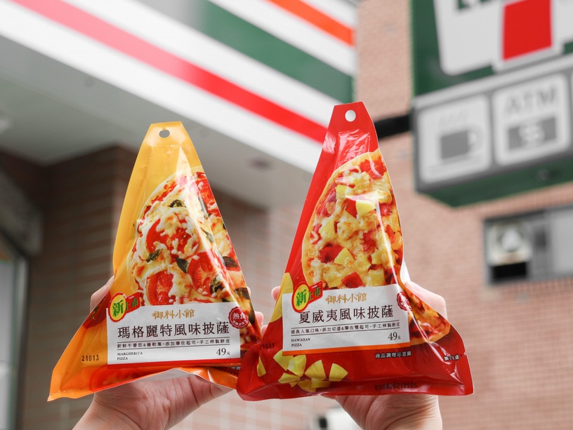 7-11披薩回歸!兩種口味「手擀餅皮+牽絲起司」,只要微波就能方便享受披薩