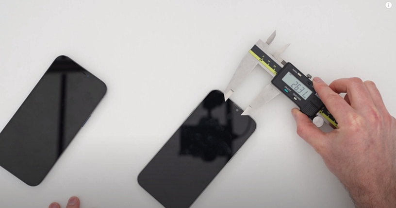 iPhone 13實體機曝光!夢幻新色「Tiffany綠」登場,剪瀏海、巨大鏡頭4亮點一次看