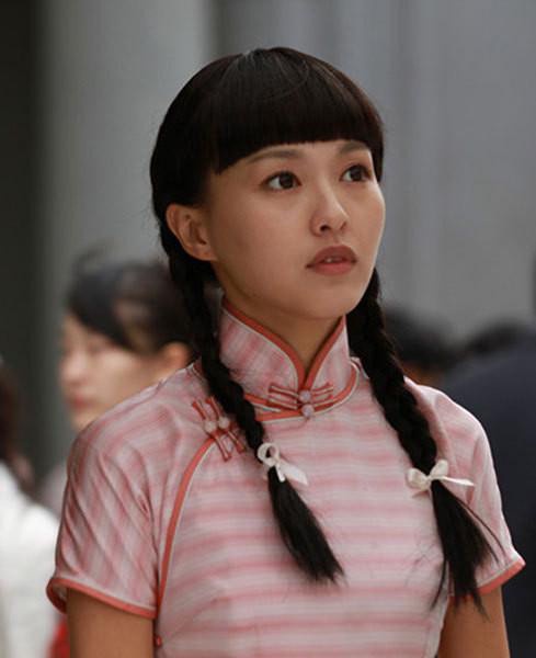 陸劇女星「民國風麻花辮造型」7:唐嫣