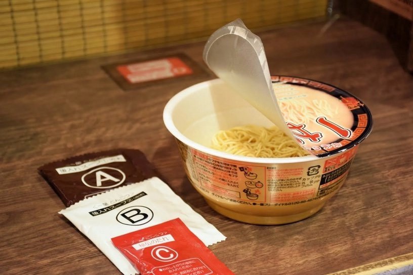網敲碗成功,日本一蘭拉麵豚骨杯麵台灣「這天」開賣