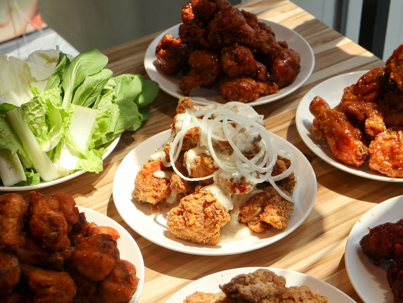 通通都是腿!全台首間「炸雞、火鍋、銅盤烤肉」329元吃到飽,隱藏版紅豆湯霜淇淋必吃