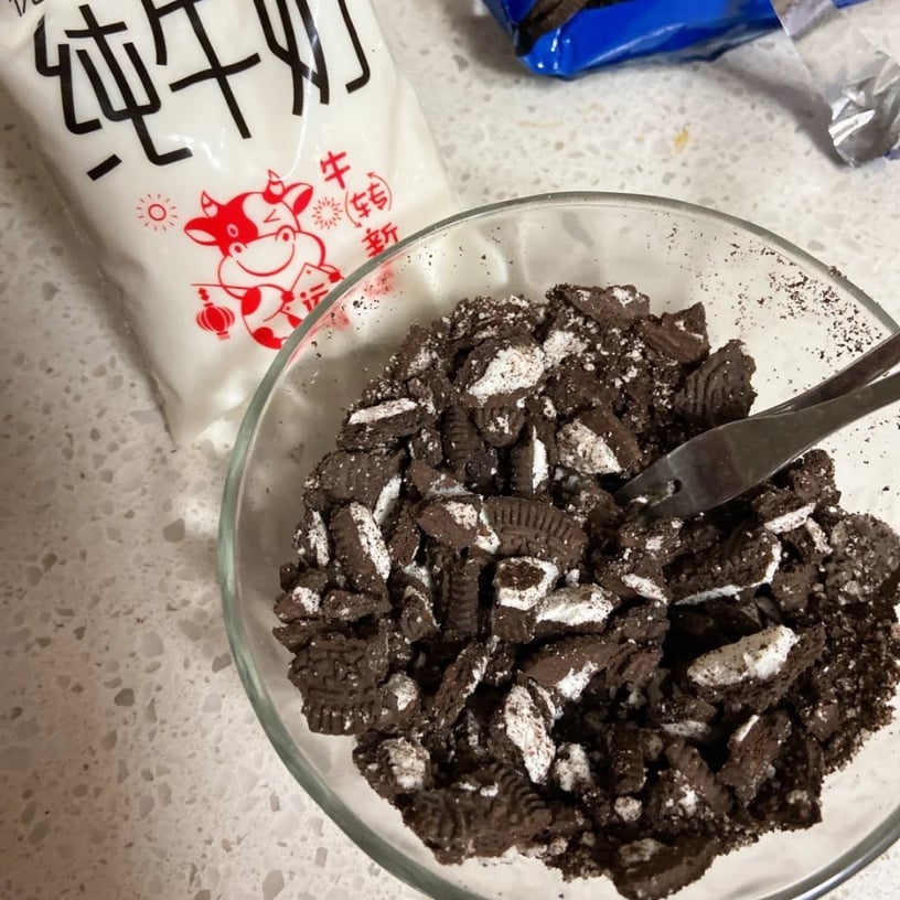 「OREO布朗尼」懶人食譜登場!「壓一壓、攪一攪」免烤箱輕鬆完成,爆漿熔岩口感超銷魂