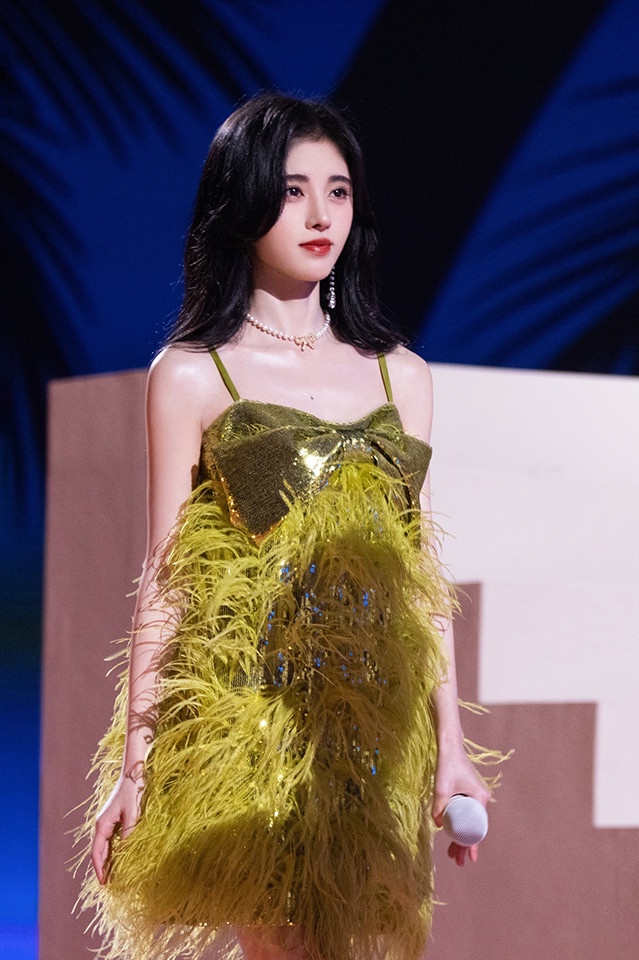 陸劇明星撞衫6:任敏vs鞠婧禕