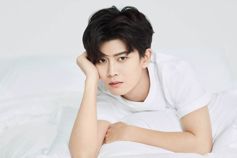 穿白T太帥男星8:任嘉倫