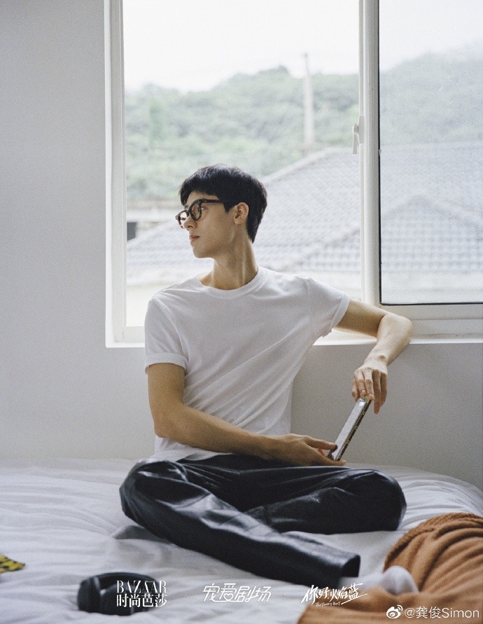 穿白T太帥男星1:龔竣