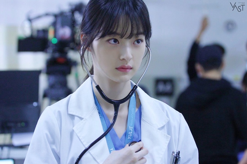 《滅亡》新人演員申度賢太美!出道前就爆紅、高顏值被讚SNS女神,還是玄彬小師妹