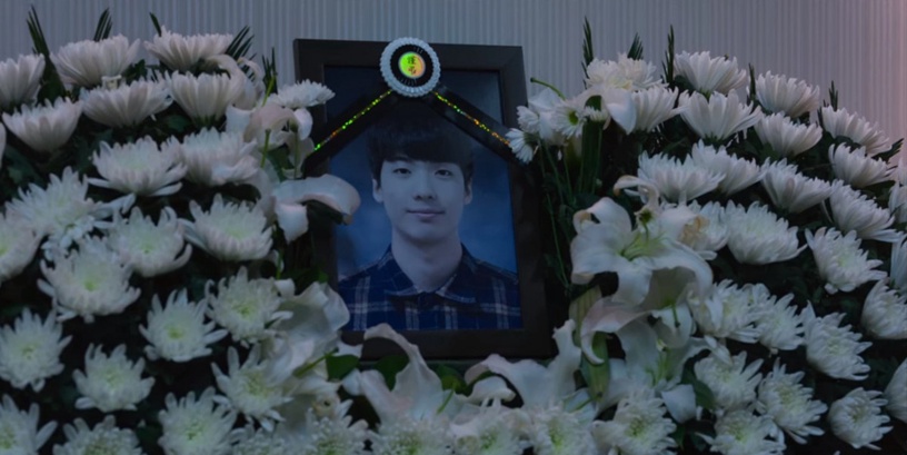 《我是遺物整理師》這重要細節Netflix原本沒翻譯!6大彩蛋解析,可魯送徽章涵義超爆淚