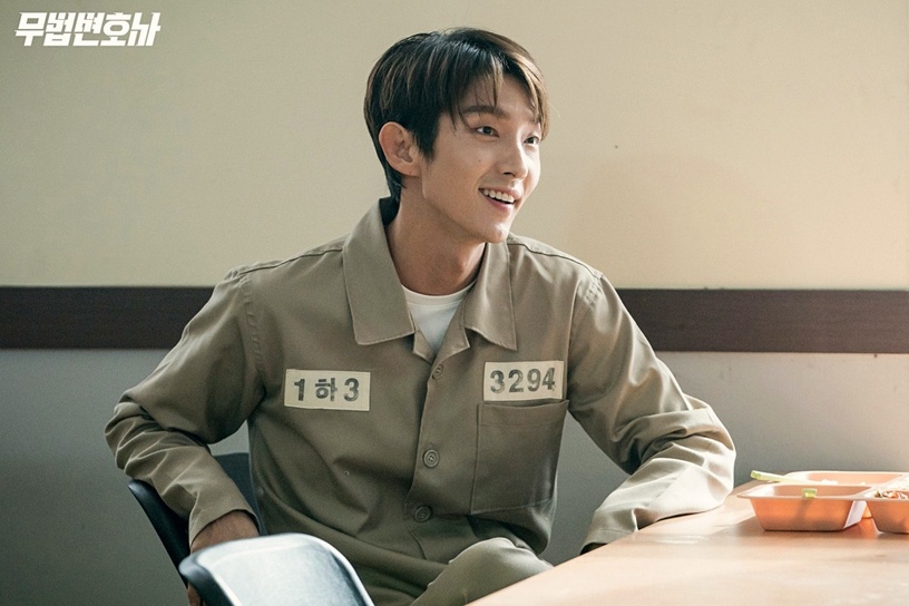 這些韓星都穿過囚服!《上流戰爭3》尹鐘焄、玄彬穿囚服也帥氣,這位更是最帥死刑犯